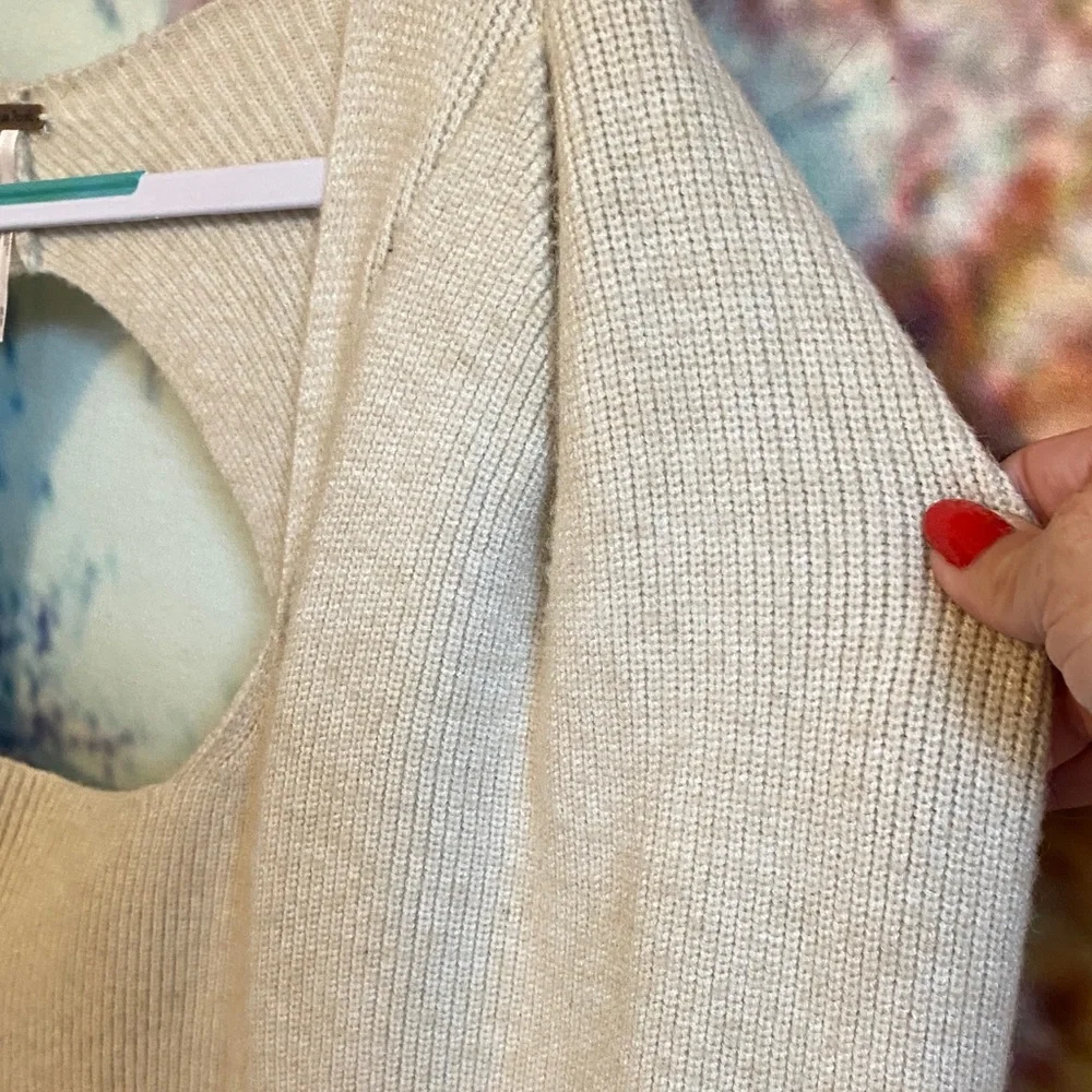 NWOT Free People Cream/oatmeal puff sleeve open back Knit Blouse sweater - Picture 5 of 10